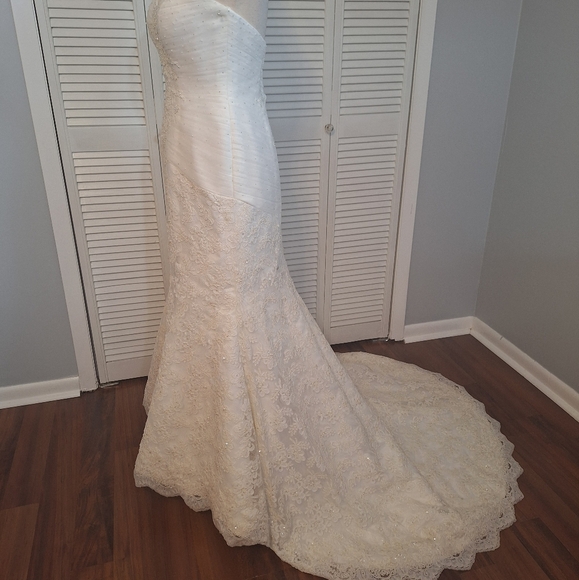 Oleg cassino  strapless sweetheart lace trumpet wedding dress gown sz 6P - Picture 10 of 12
